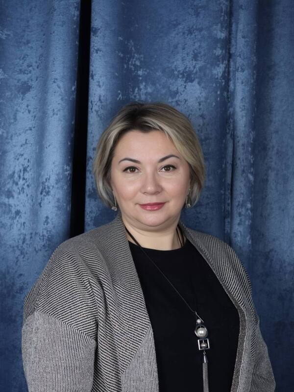 Суханова Ирина Анатольевна.